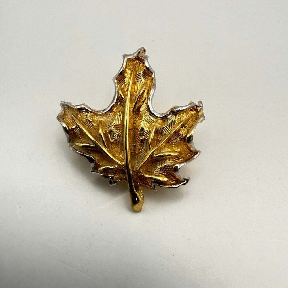 Vintage D'ORLAN Gold Tone Maple Leaf Pin Brooch 9234 Textured Small